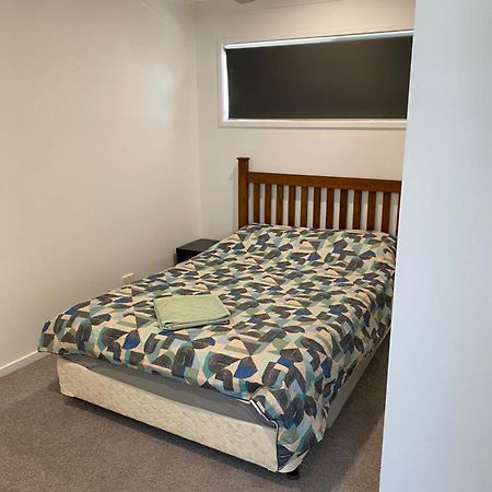 2Bd Family Or Couple Guesthouse Upstairs Near Turf Club, Hota In Bundall Gold Coast Eksteriør bilde