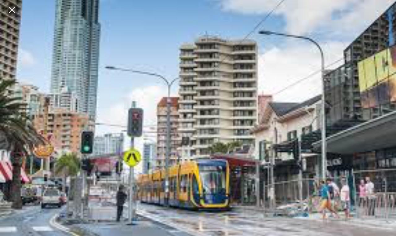 2Bd Family Or Couple Guesthouse Upstairs Near Turf Club, Hota In Bundall Gold Coast Eksteriør bilde